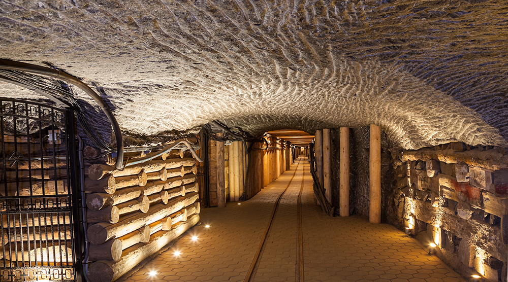 https://d3r8gwkgo0io6y.cloudfront.net/upload/Salt mine of weiliczka.jpg